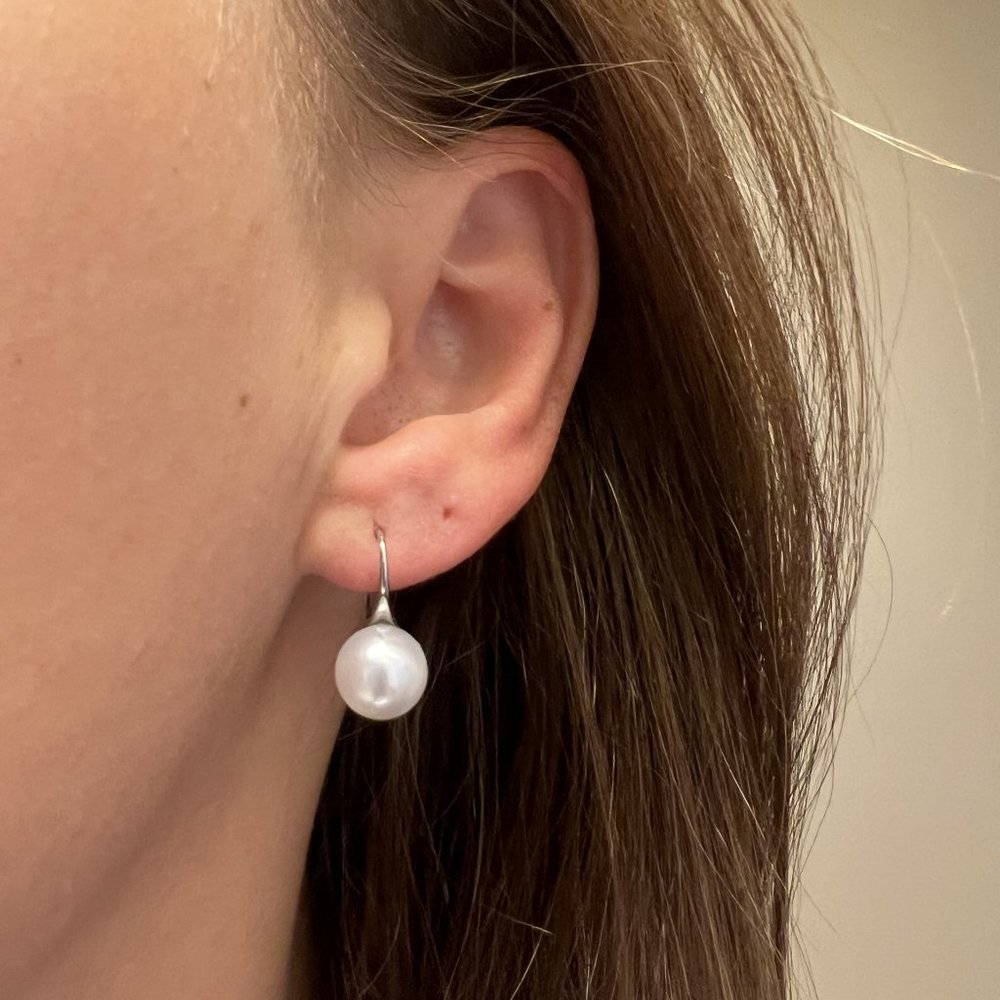 Classic White Pearl & Silver Pearlcore Hook Drop Earrings NEW - Picture 3 of 5